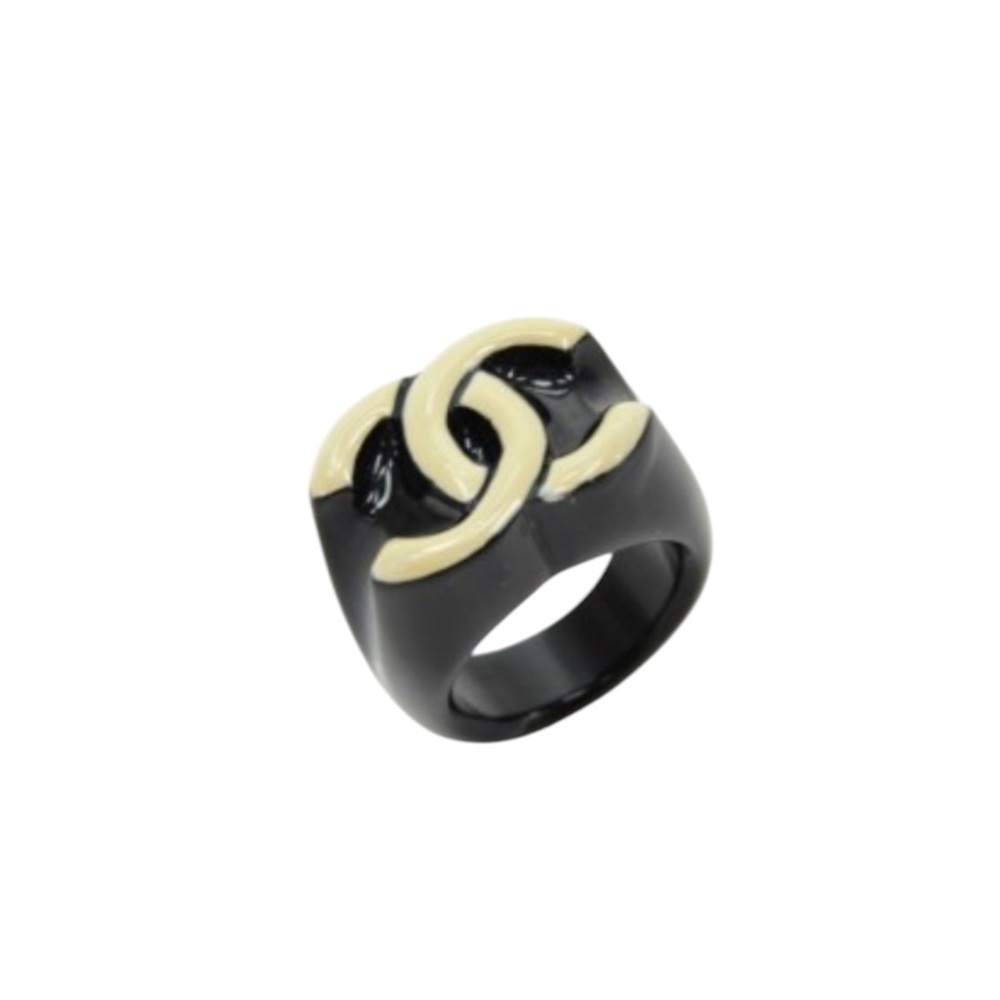 🖤𝐂𝐇𝐀𝐍𝐄𝐋🤍Logo resin ring